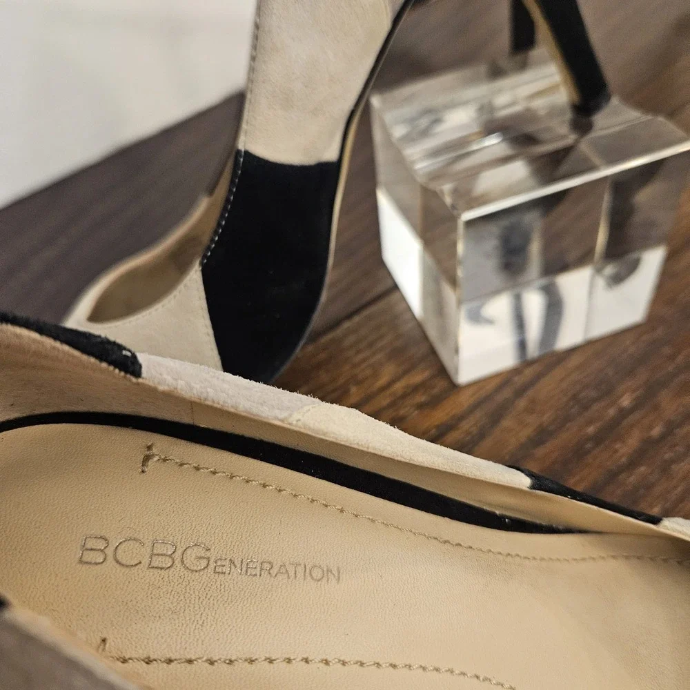 BCBGeneration Womens 8M Suede Patchwork Pumps Black Gray Cream Pointed Toe— Chic